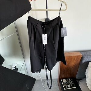 RETROFETE Alyson Bermuda Short in Black.